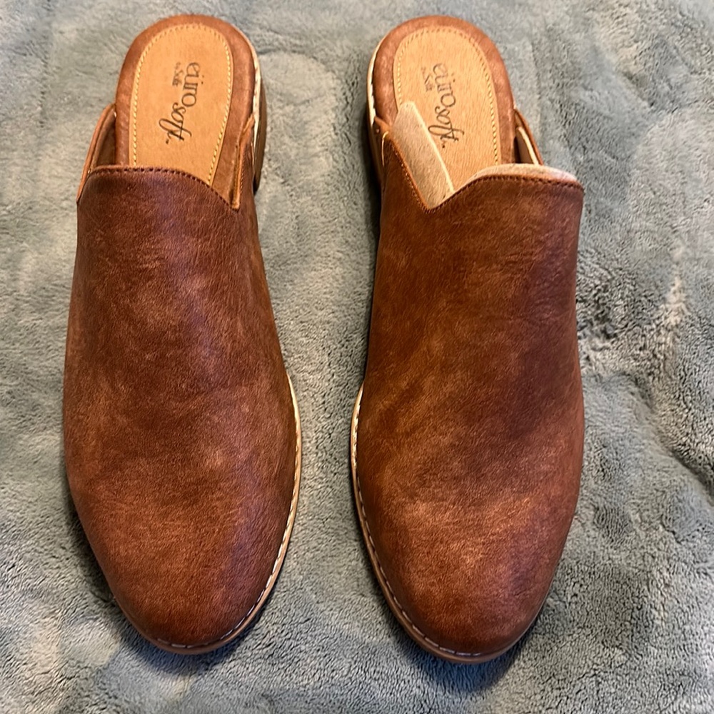 Euro soft brand slip on loafers new never worn brown color women’s 11